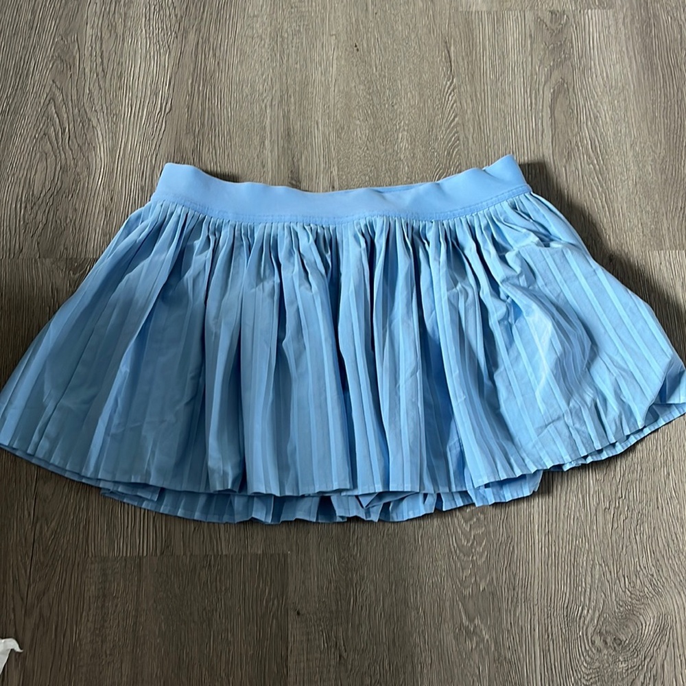 LULULEMON tennis/golf skirt. Size 10